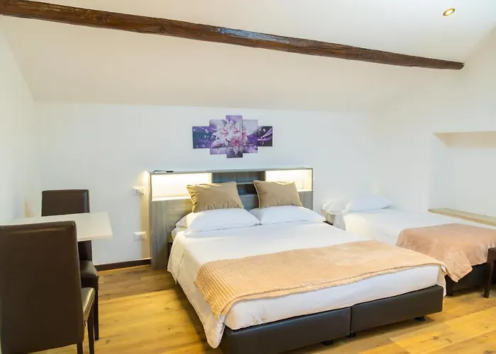 アパート Alexandra's House