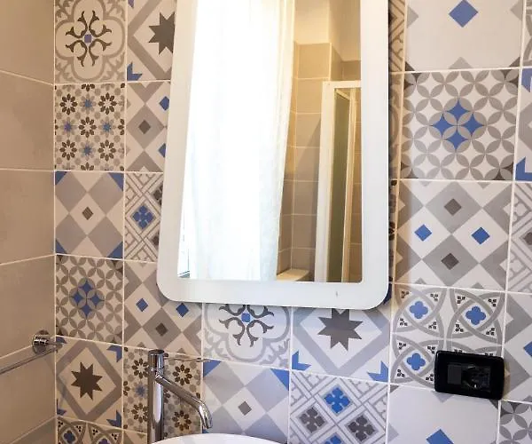 Alexandra's House アパート