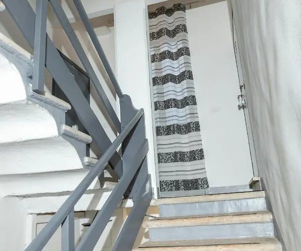 アパート Alexandra's House